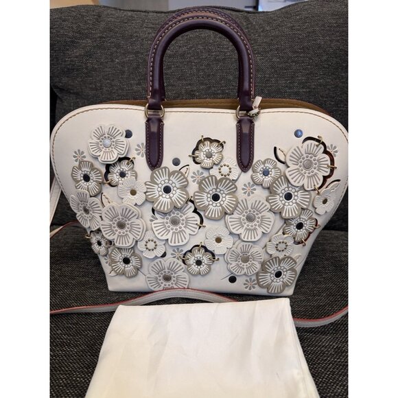 Coach Tea Rose Dakota Rouge Shoulder Bag Chalk Leather Flower Appliqué MINT - Picture 1 of 16
